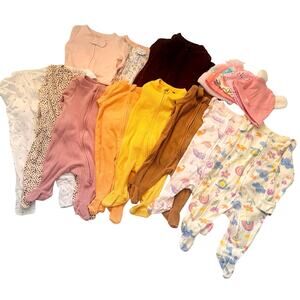 Baby Girl Newborn/0-3 Months Onesies Pajamas and beanie hats 16 pcs